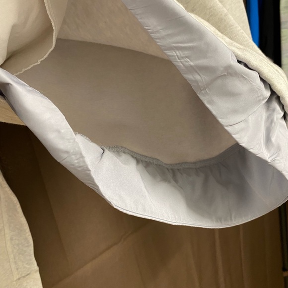 Ivviva Grey Half Zip Pullover and Black High-rise Leggings with pockets - Picture 4 of 7